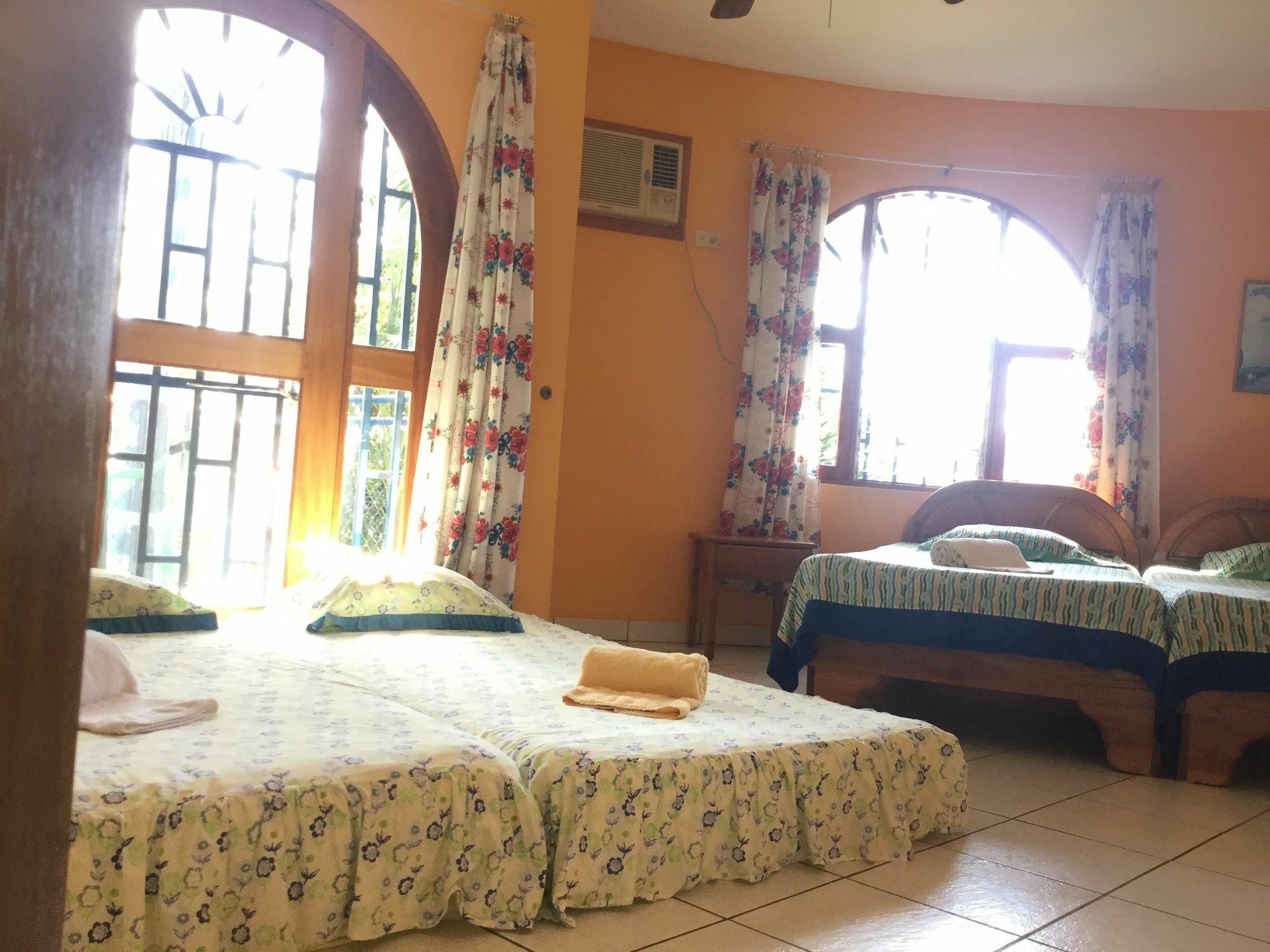 La Perlita Bed & Breakfast Jacó Exterior foto